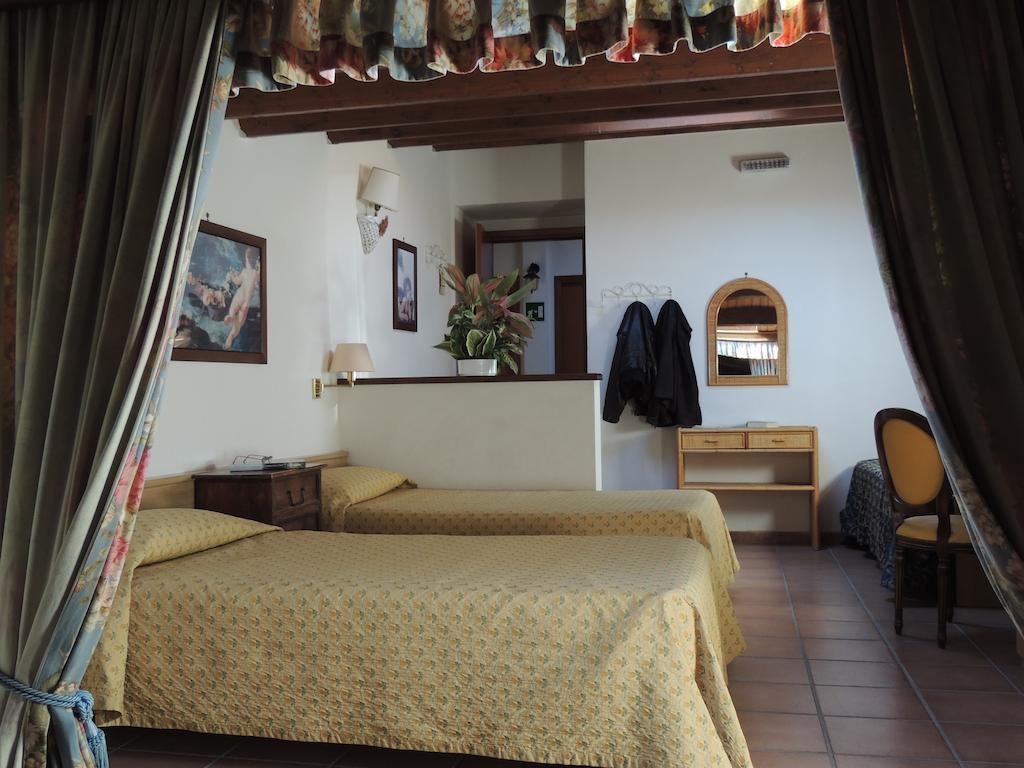 Country Relais I Due Laghi Villa Anguillara Sabazia Room photo