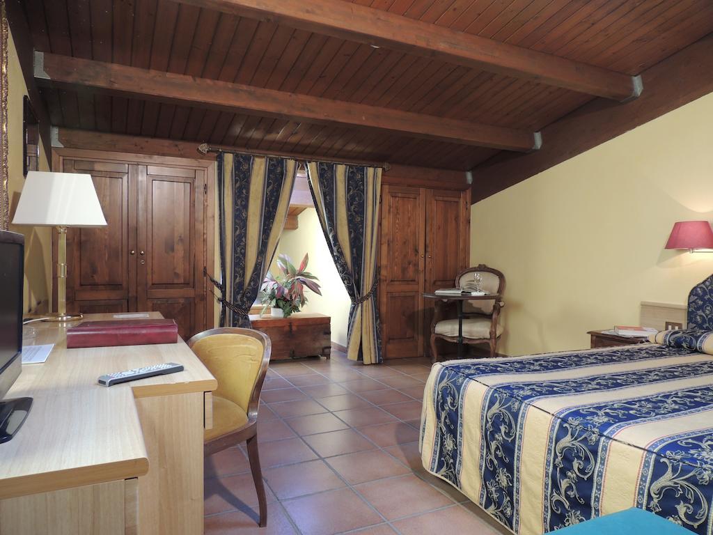 Country Relais I Due Laghi Villa Anguillara Sabazia Room photo